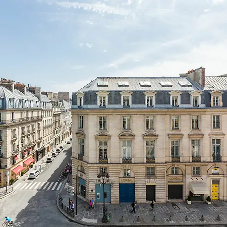 Apartment Luxury 2 Bedroom Louvre And Champs Elysees Paris