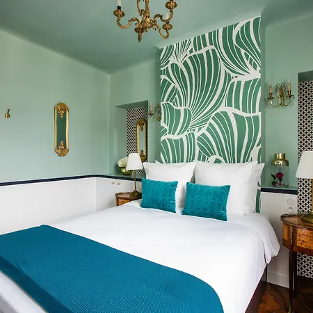 Luxury 2 Bedroom Louvre And Champs Elysees Apartment Paris