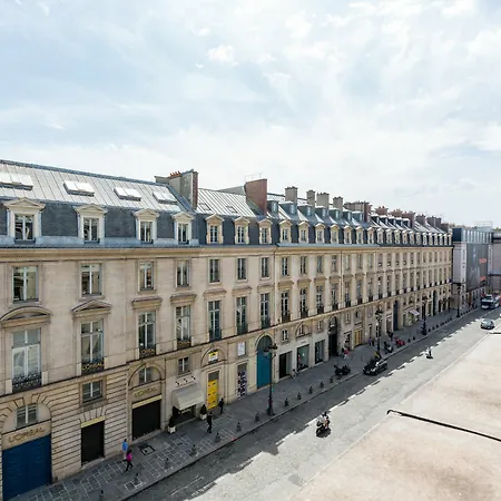 Luxury 2 Bedroom Louvre And Champs Elysees Apartment