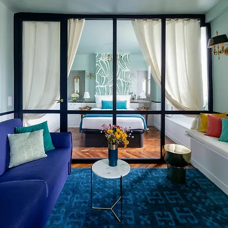 Luxury 2 Bedroom Louvre And Champs Elysees Paris