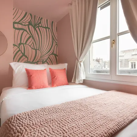 Luxury 2 Bedroom Louvre And Champs Elysees *